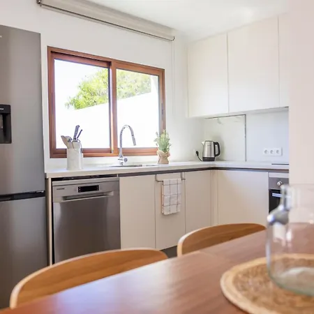 House Side Oasis Semesterbostad